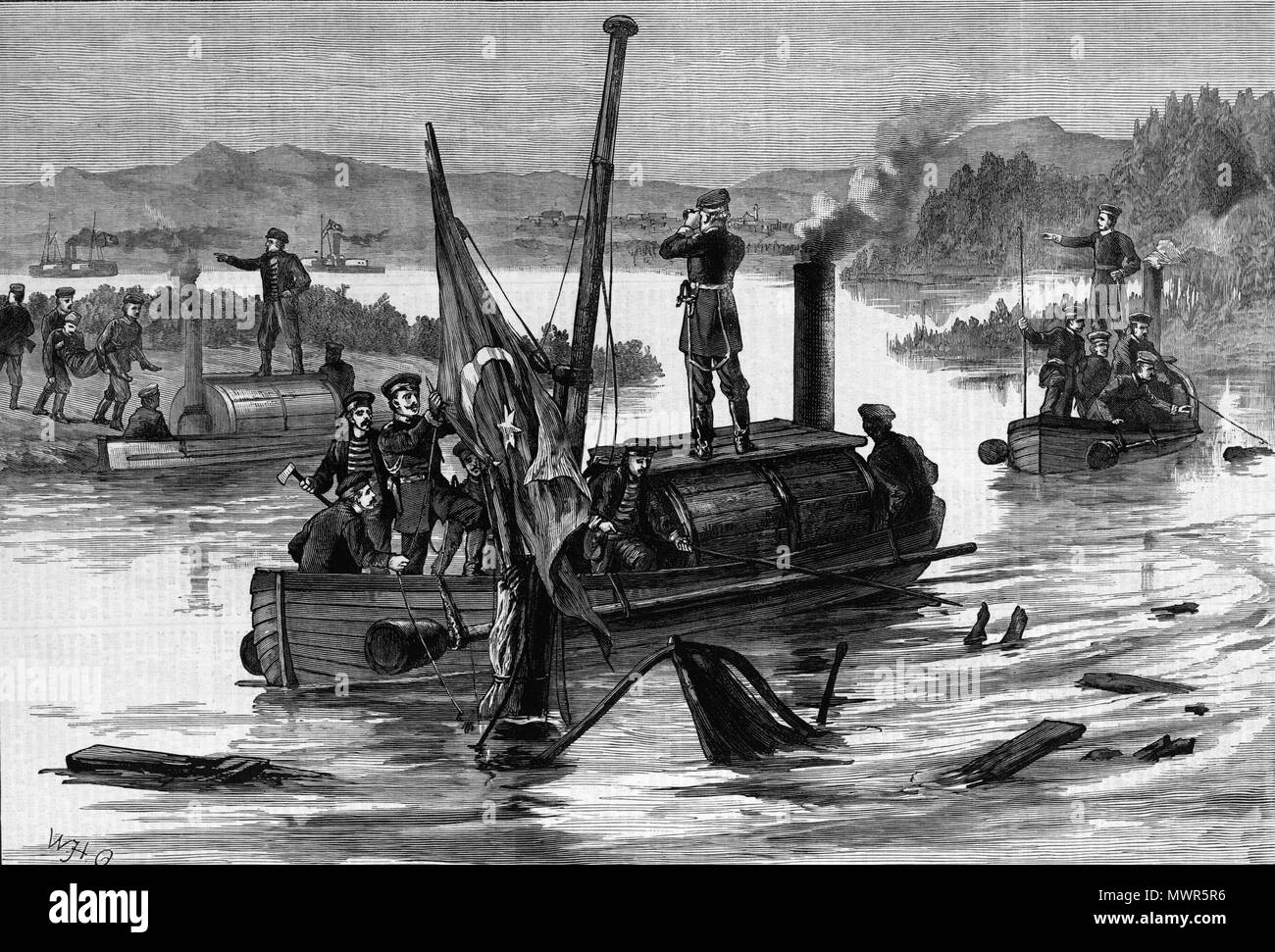 . Ufficiali russi tenendo premuto il flag ottomano dal Lufti Djelil, turco cannoniere, affondato vicino a Braila. 2 Giugno 1877. Il Illustrated London News staff 533 ufficiali russi tenendo premuto il flag ottomano dal Lufti Djelil, affondato vicino a Braila Foto Stock