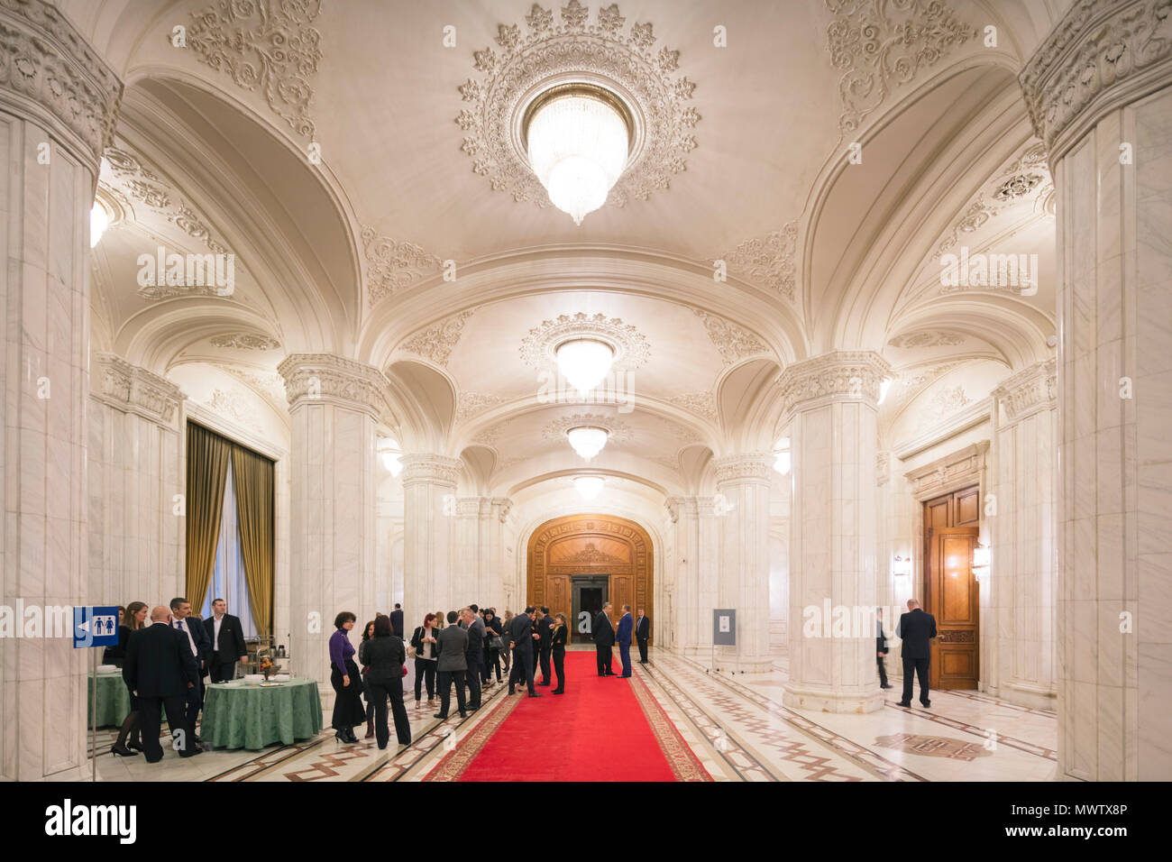 Palazzo del Parlamento, il secondo edificio più grande al mondo, sala di ricevimento, Bucarest, Romania, Europa Foto Stock