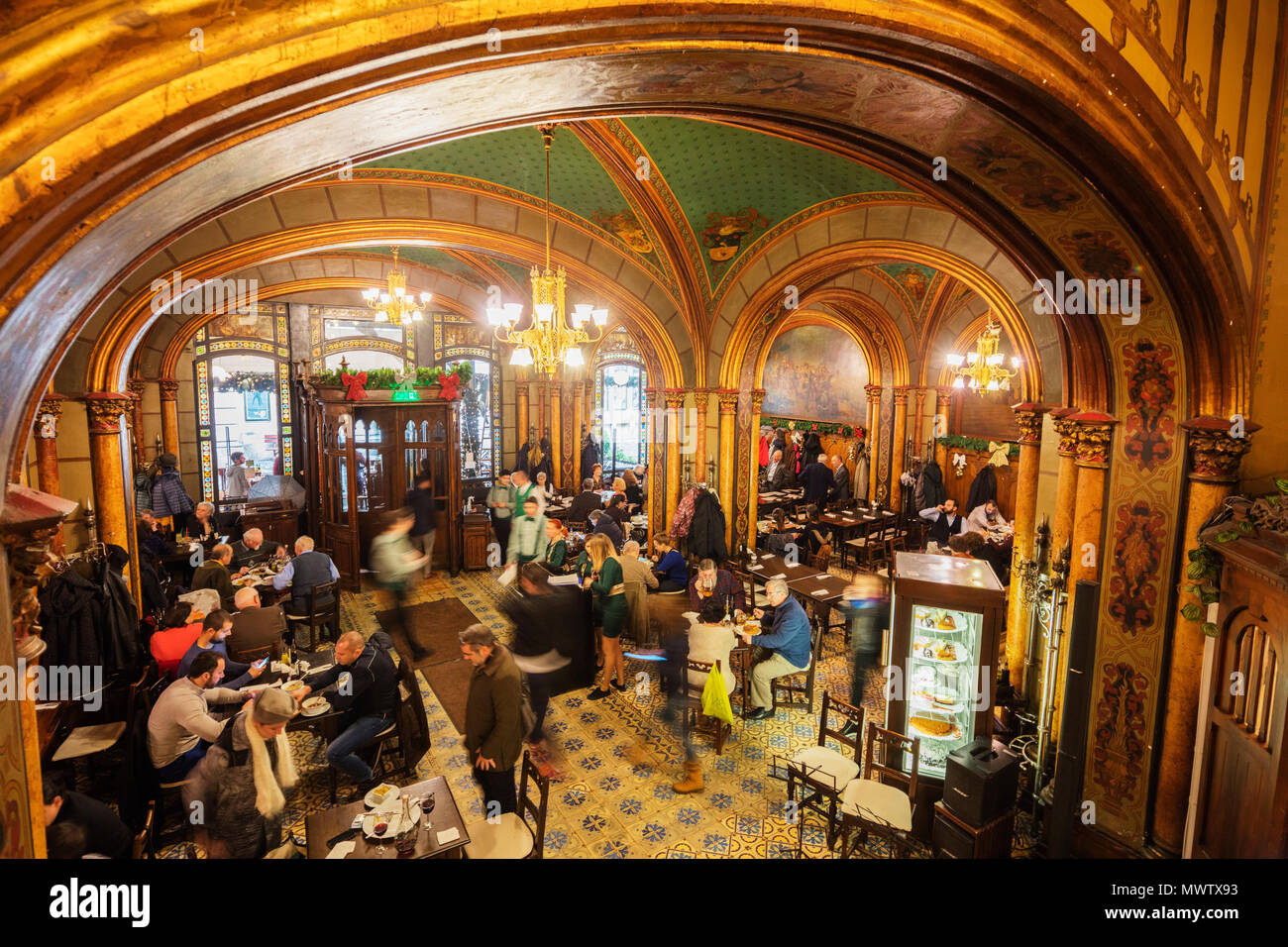 Caru cu Bere birra la Hall e il ristorante, Bucarest, Romania, Europa Foto Stock