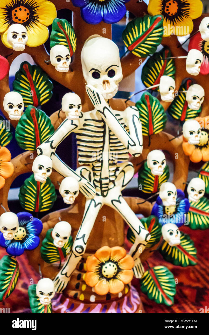 Chicago Illinois,Lower West Side,Pilsen,National Museum of Mexican Art,Hispanic Chicano,shopping shopper shopping negozi mercati marketplac Foto Stock