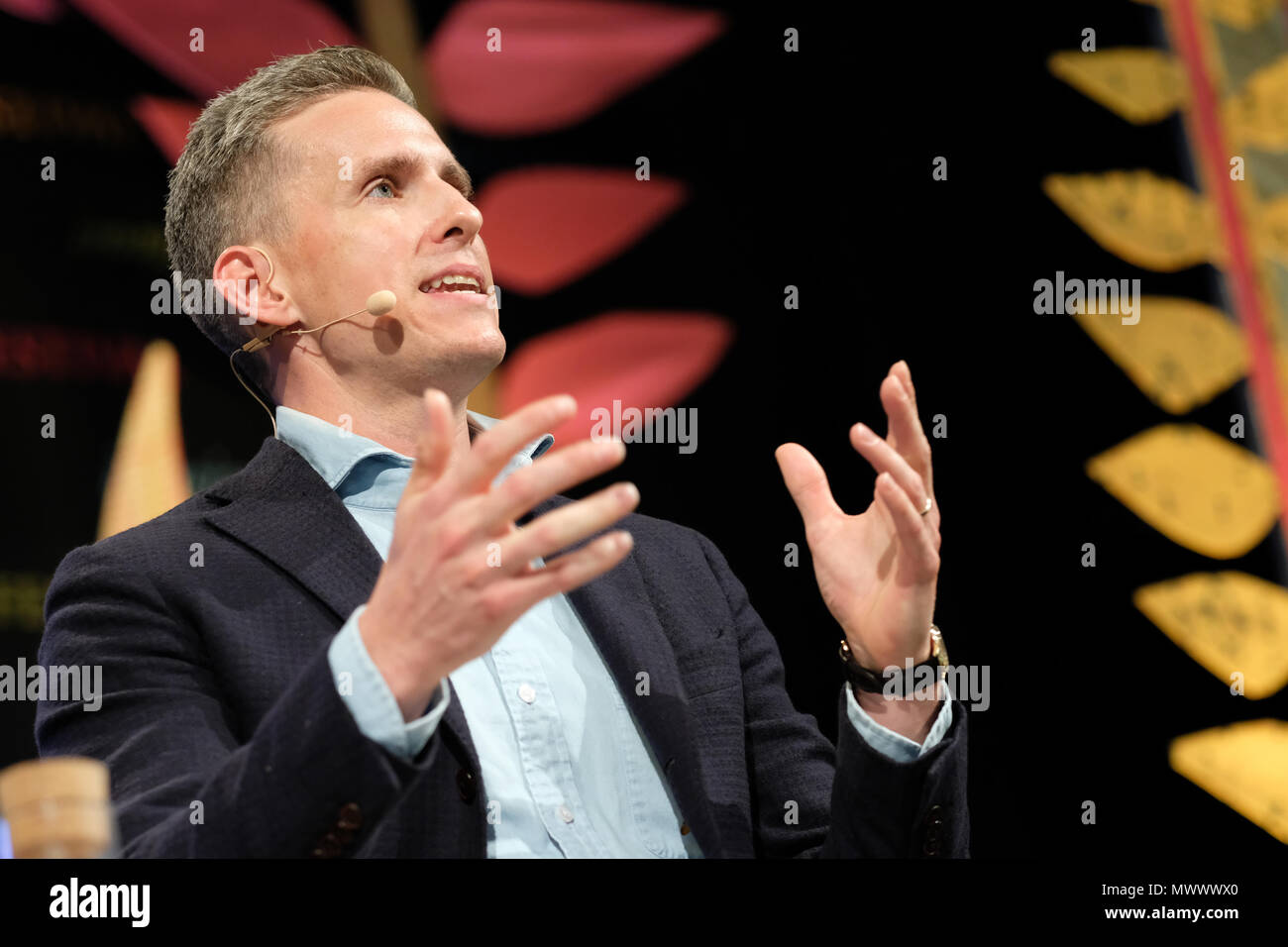 Festival di fieno, Hay on Wye, Regno Unito. 2 Giugno 2018. Hay Festival. James Scott studioso di statistica e scienziato dati parla di intelligenza artificiale e il suo libro AIQ - Photo Steven Maggio / Alamy Live News Foto Stock