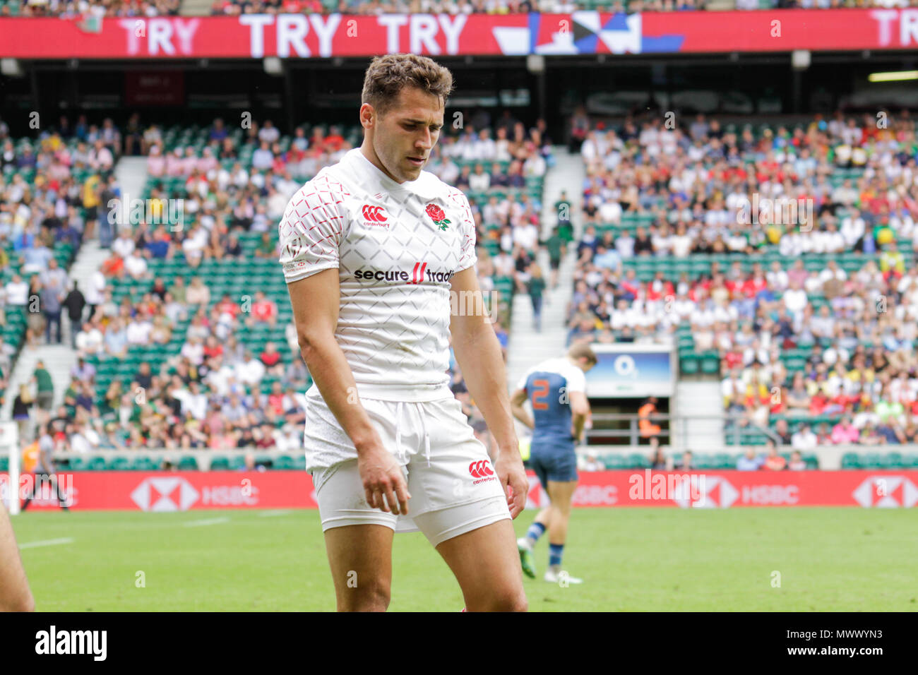 Londra, Regno Unito. 2 Giugno 2018. Inghilterra try scorer, Oilver Lindsay-Hague presso la HSBC London Sevens World Series a Twickenham. Inghilterra giocato contro la Francia vincendo la partita 34-0. Credito: Elsie Kibue / Alamy Live News Foto Stock