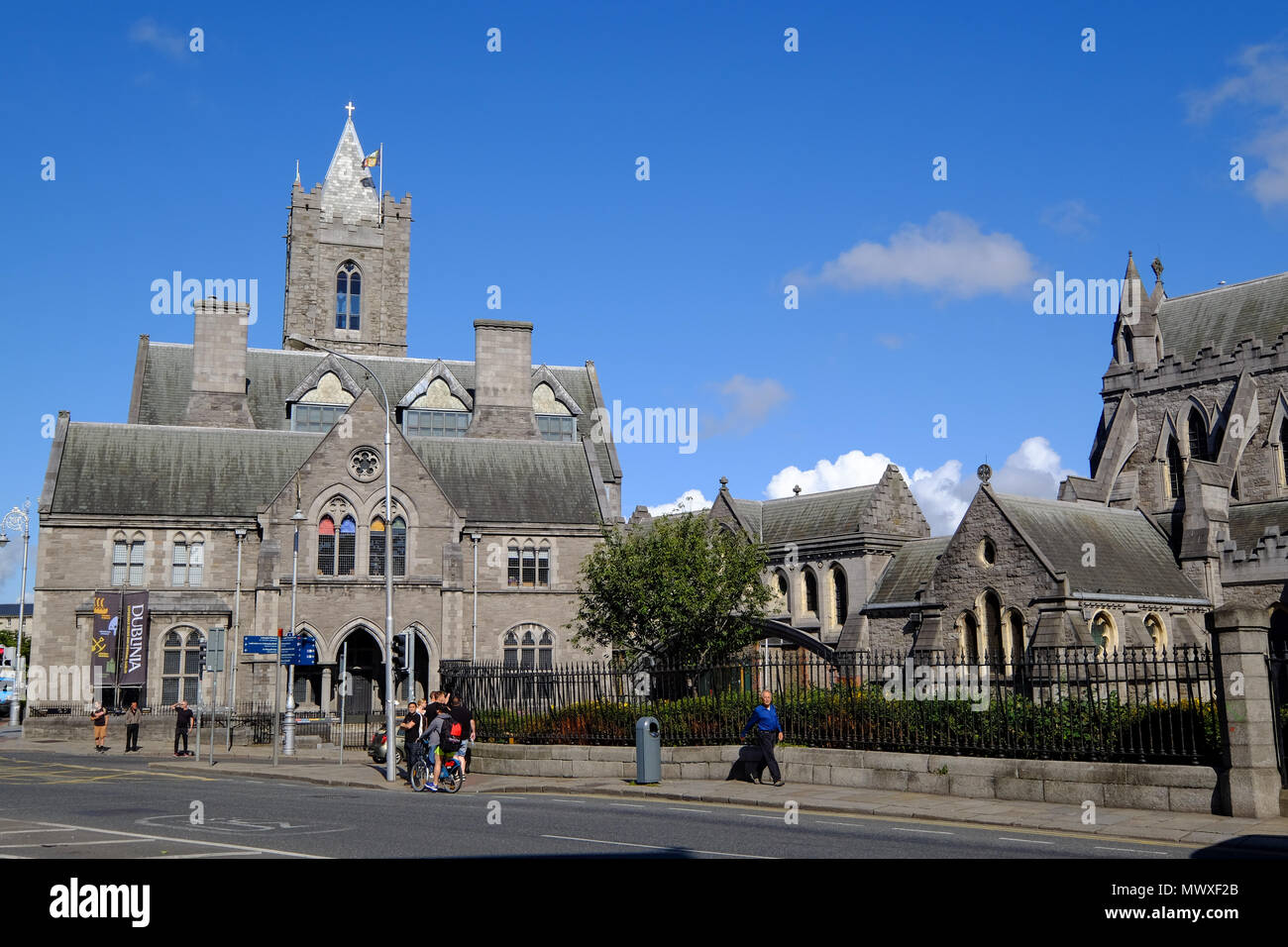 La cattedrale di Christ Church e Aula del Sinodo, l'edificio che ospita Dublinia, Dublino Repubblica di Irlanda, Europa Foto Stock