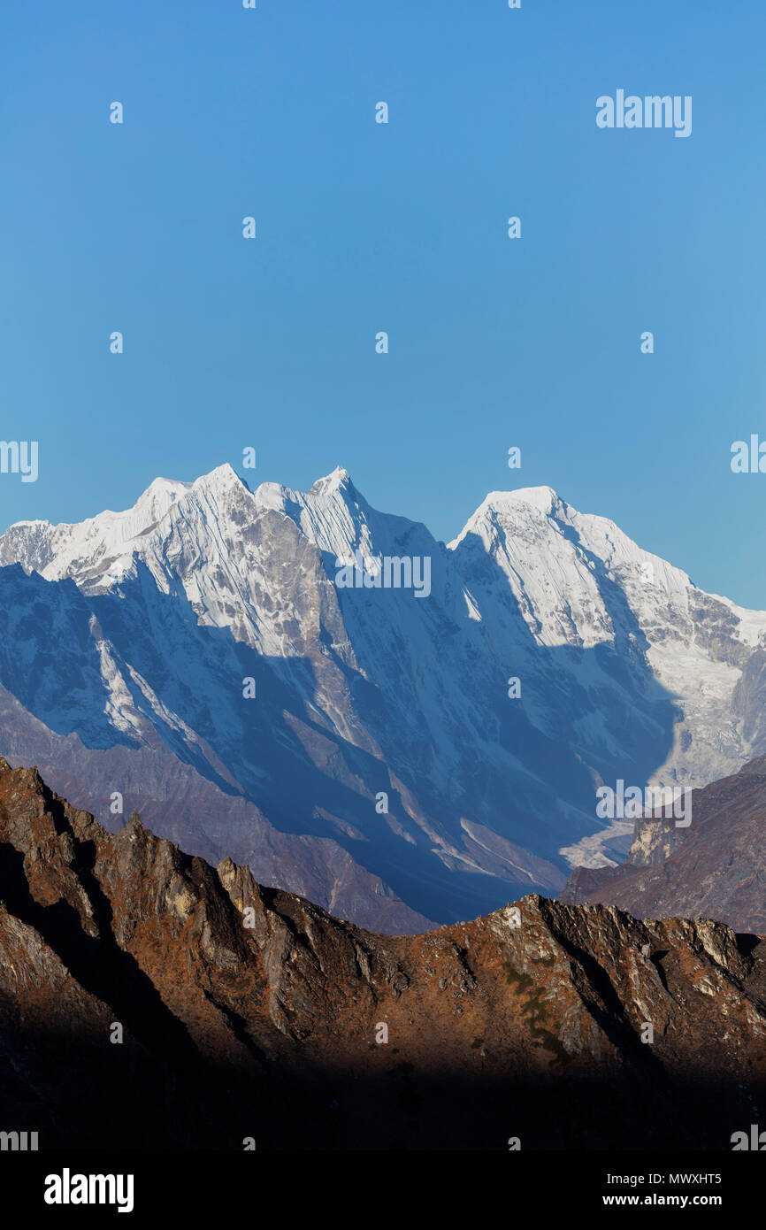L'Himalayan del paesaggio di montagna, parco nazionale di Sagarmatha, Sito Patrimonio Mondiale dell'UNESCO, Valle del Khumbu, in Nepal, Himalaya, Asia Foto Stock