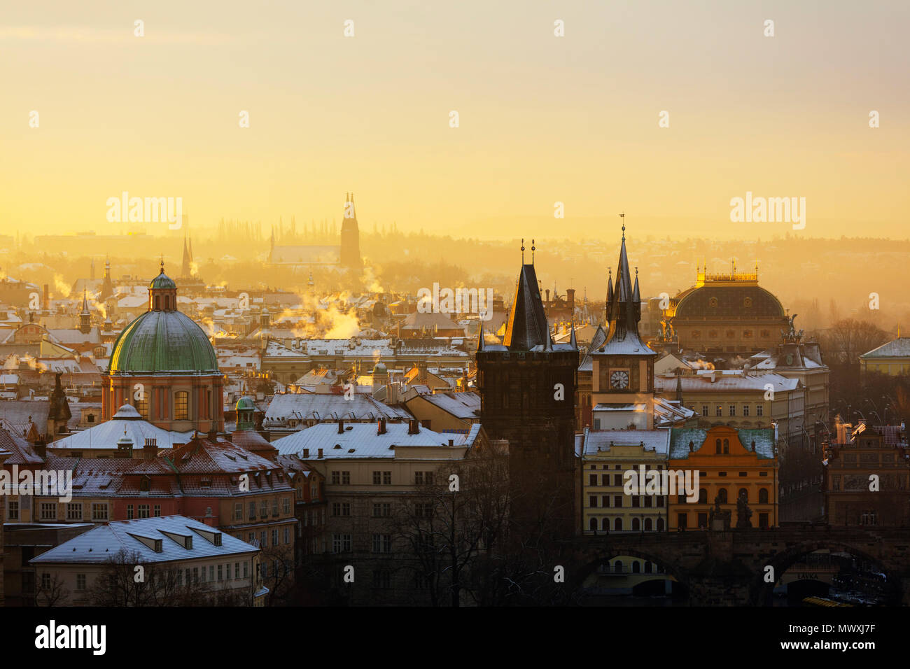 Città skyline rooftop, Praga, Repubblica Ceca, Europa Foto Stock