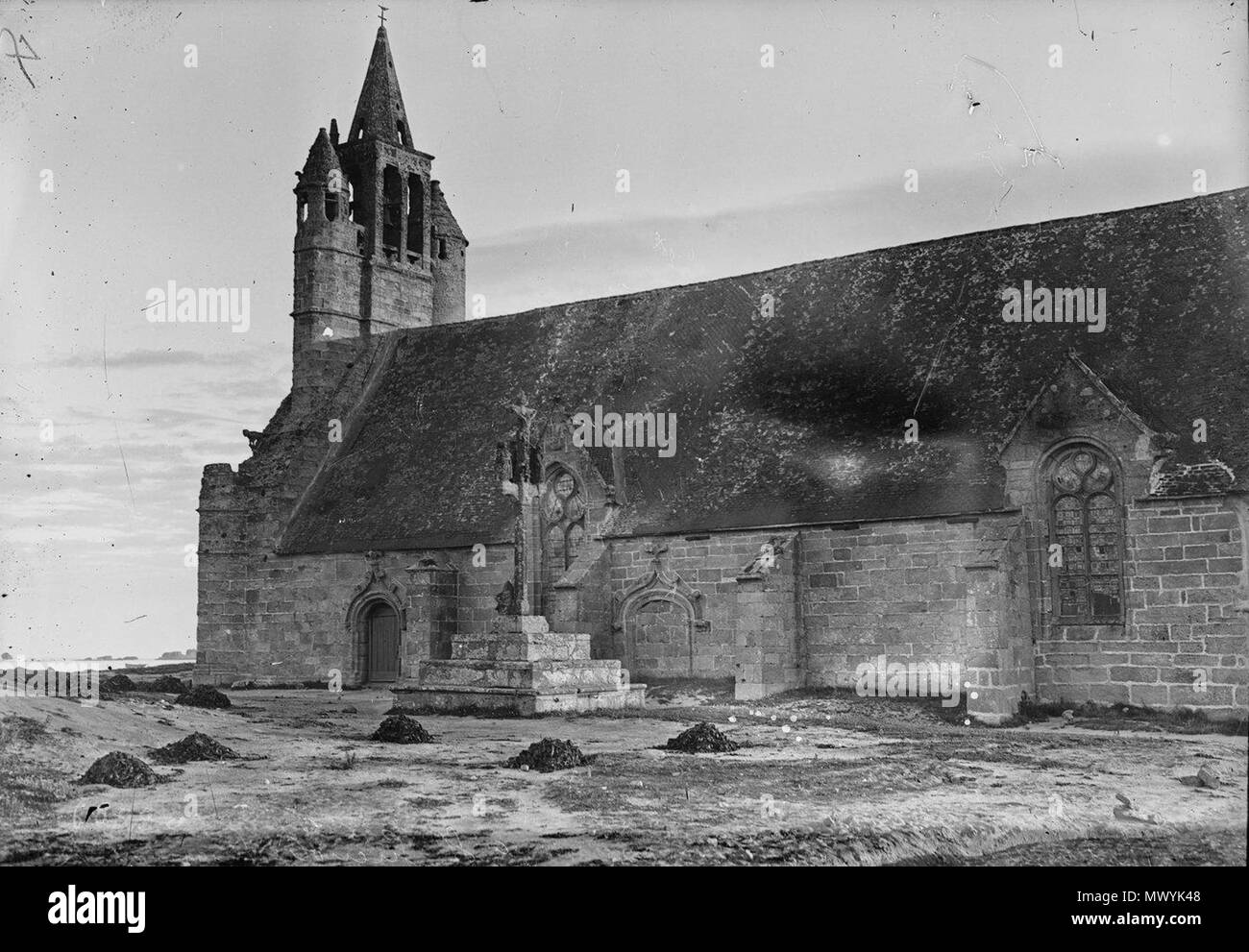 . Français : Penmarch : la Chapelle Notre-dame-de-la-Joie en 1921 . 5 marzo 2015, 07:24:06. Agence Rol (1921) 450 Notre-Dame-de-la-Joie 1921 Foto Stock