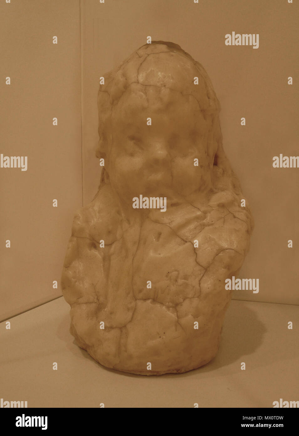 . Français : Medardo Rosso, L'enfant au soleil, cera sur plâtre, Musée d'Art Moderne et Contemporain de Strasbourg. circa 1892. Medardo Rosso (Torino 1858-Milano 1928) 410 Medardo Rosso-L'enfant au soleil (3) Foto Stock