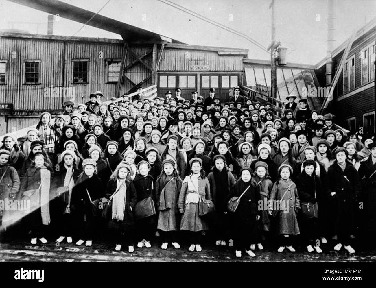. Français : immigrantes anglaises arrivant au Canada en 1920 . 4 marzo 1920. Isaac Erb 295 immigrati canadiens Foto Stock