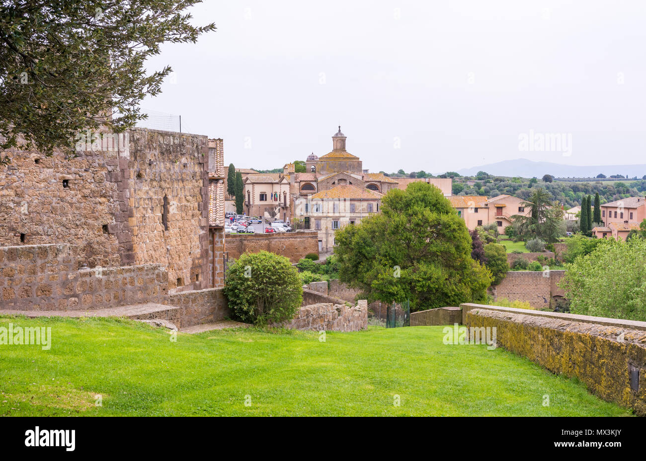 Tuscania (Italia) - Una splendida cittadina etrusca e medievale in provincia di Viterbo, Tuscia, regione Lazio. Si tratta di un'attrazione turistica per molte chiese Foto Stock