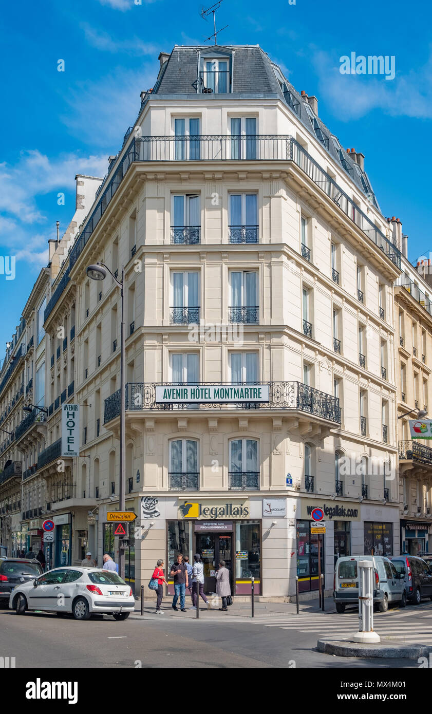 L'Avenir Hotel è situato nel quartiere Montmartre di Parigi Francia. Foto Stock