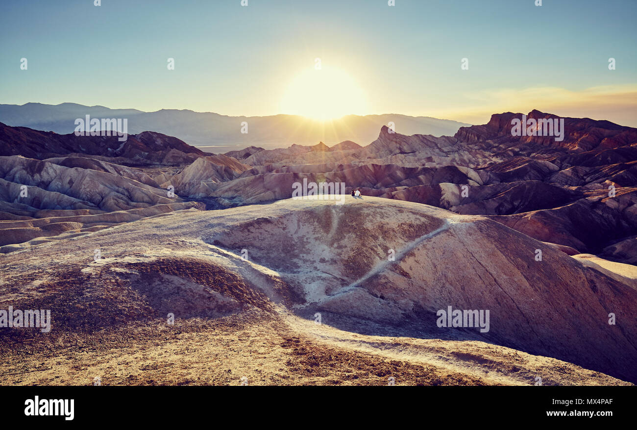 Vintage foto dai toni di un suggestivo tramonto, Death Valley, Stati Uniti d'America. Foto Stock