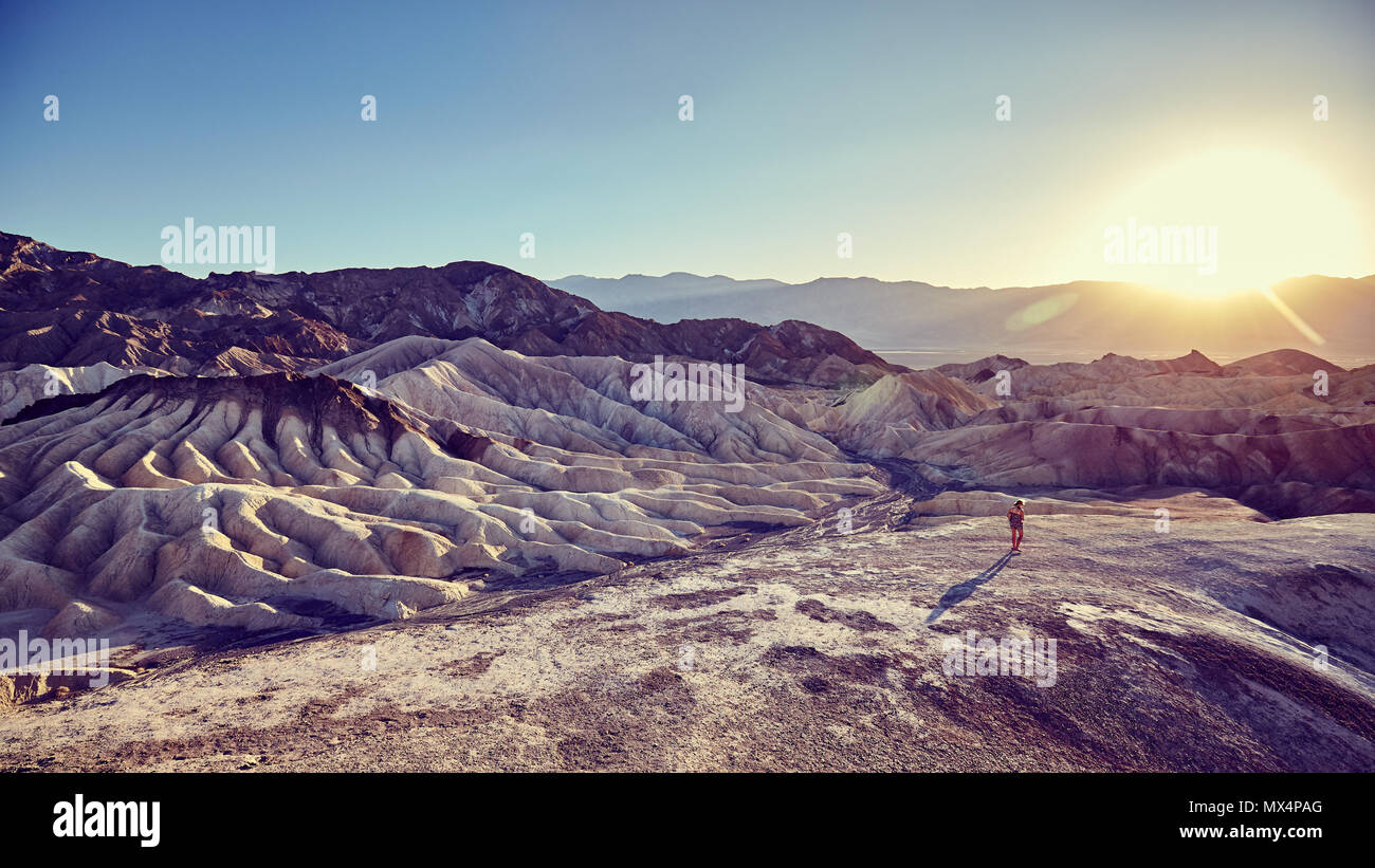 Vintage foto dai toni di un suggestivo tramonto, Death Valley, Stati Uniti d'America. Foto Stock