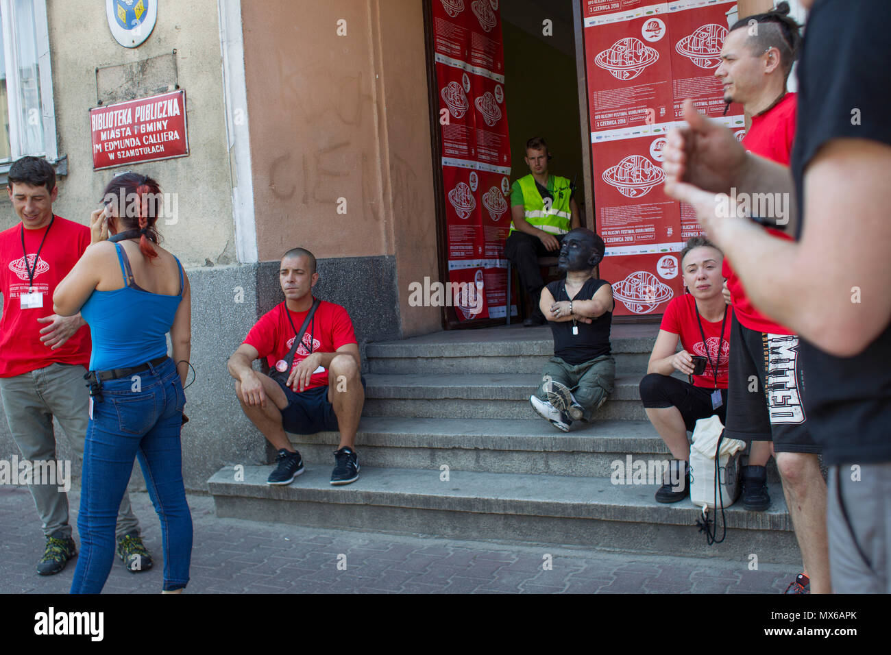 Szamotuly, Polonia. 3° giu, 2018. Il festival di strada di Single è un evento straordinario con straordinaria gli ospiti. Che cosa significa? Una speciale e inusuale, unico, unico, accattivanti, straordinario, unico e impareggiabile, non come un altro. Un tale festival. Tali artisti. Un tale pubblico. Posto come quello. Appena un UFO! Credito: Slawomir Kowalewski/Alamy Live News Foto Stock