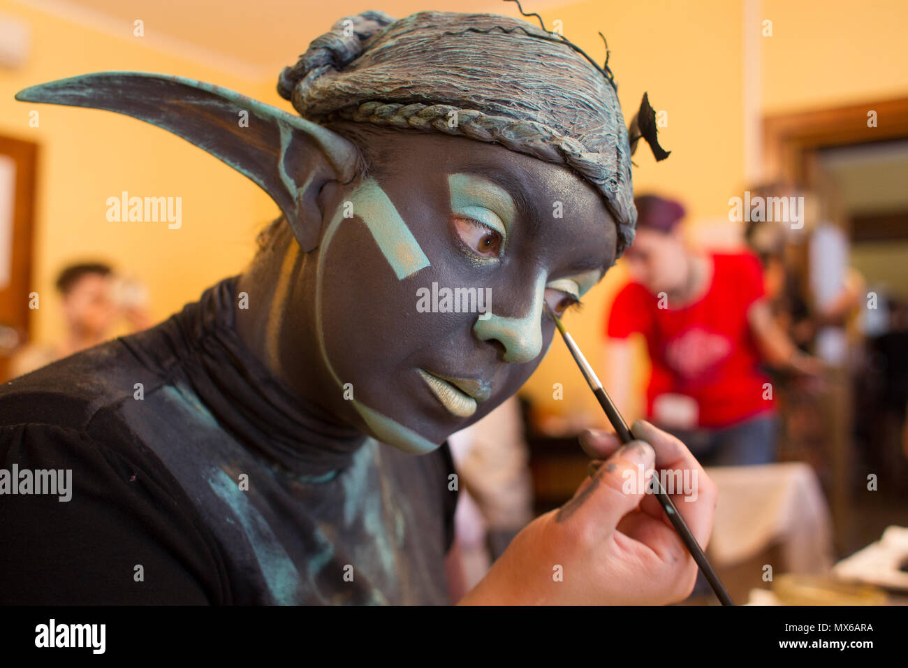 Szamotuly, Polonia. 3° giu, 2018. Il festival di strada di Single è un evento straordinario con straordinaria gli ospiti. Che cosa significa? Una speciale e inusuale, unico, unico, accattivanti, straordinario, unico e impareggiabile, non come un altro. Un tale festival. Tali artisti. Un tale pubblico. Posto come quello. Appena un UFO! Credito: Slawomir Kowalewski/Alamy Live News Foto Stock