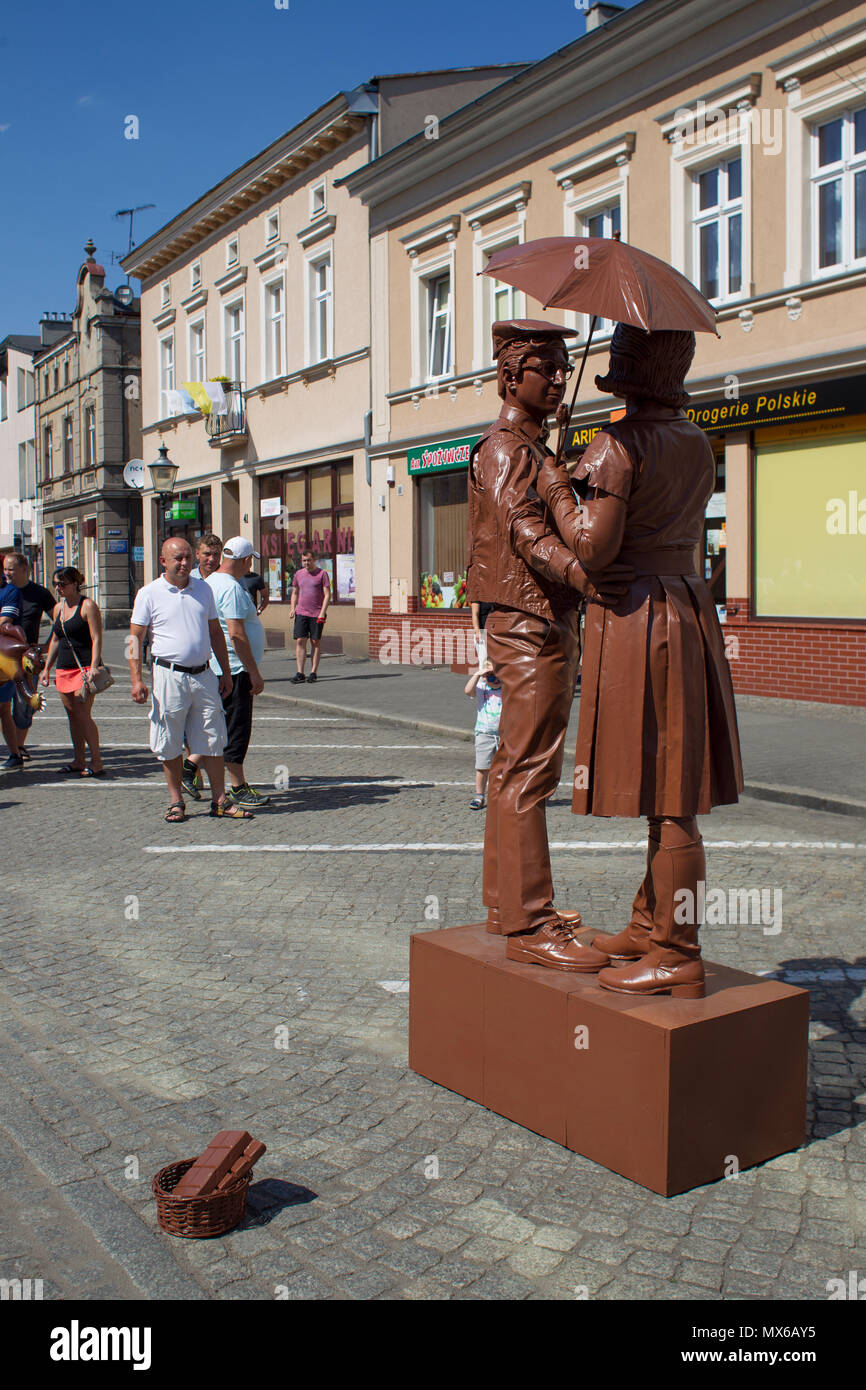 Szamotuly, Polonia. 3° giu, 2018. Il festival di strada di Single è un evento straordinario con straordinaria gli ospiti. Che cosa significa? Una speciale e inusuale, unico, unico, accattivanti, straordinario, unico e impareggiabile, non come un altro. Un tale festival. Tali artisti. Un tale pubblico. Posto come quello. Appena un UFO! Credito: Slawomir Kowalewski/Alamy Live News Foto Stock