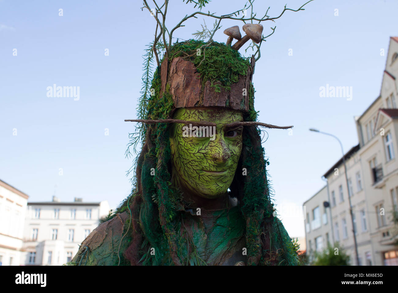 Szamotuly, Polonia. 3° giu, 2018. Il festival di strada di Single è un evento straordinario con straordinaria gli ospiti. Che cosa significa? Una speciale e inusuale, unico, unico, accattivanti, straordinario, unico e impareggiabile, non come un altro. Un tale festival. Tali artisti. Un tale pubblico. Posto come quello. Appena un UFO! Credito: Slawomir Kowalewski/Alamy Live News Foto Stock