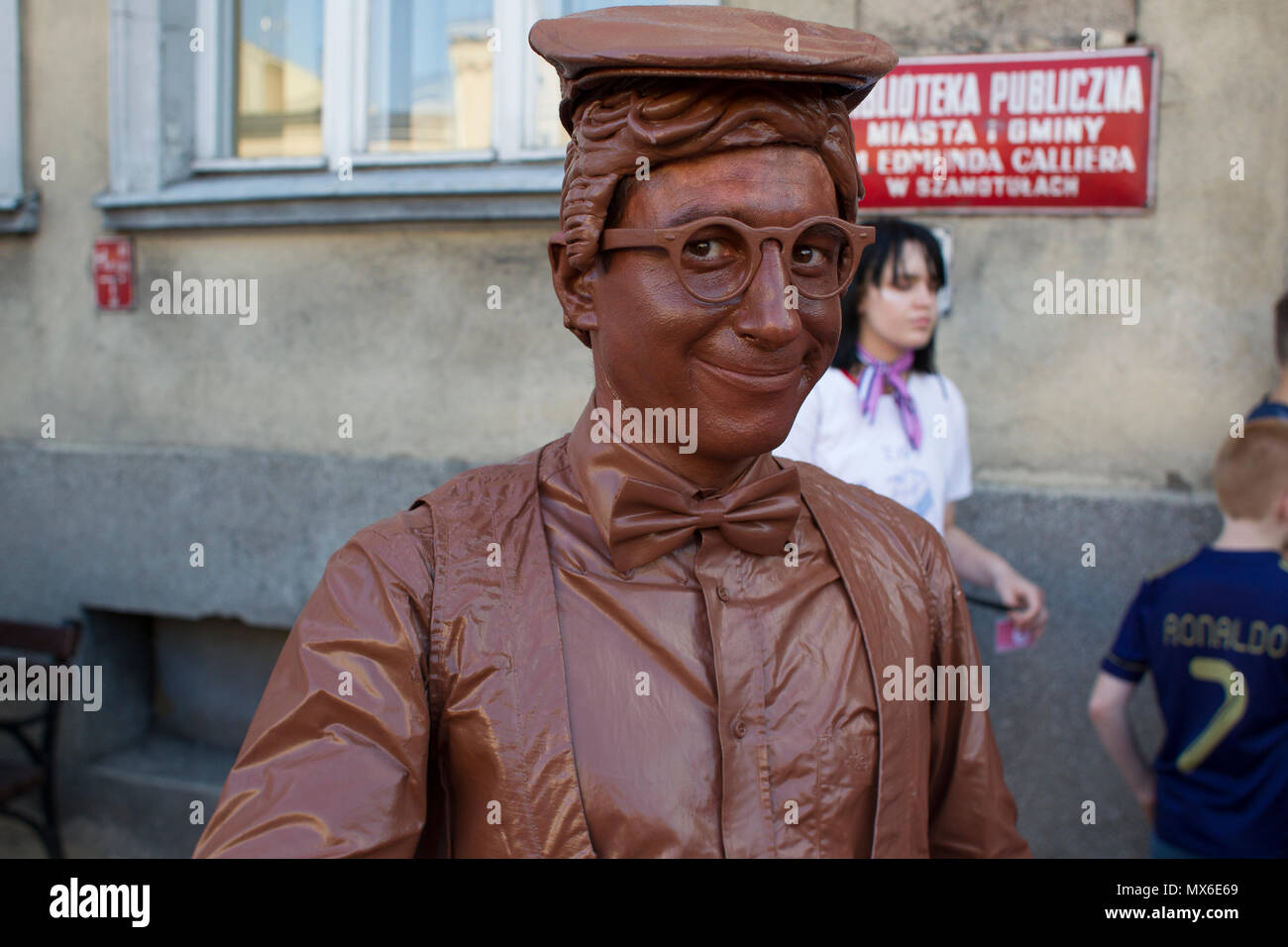 Szamotuly, Polonia. 3° giu, 2018. Il festival di strada di Single è un evento straordinario con straordinaria gli ospiti. Che cosa significa? Una speciale e inusuale, unico, unico, accattivanti, straordinario, unico e impareggiabile, non come un altro. Un tale festival. Tali artisti. Un tale pubblico. Posto come quello. Appena un UFO! Credito: Slawomir Kowalewski/Alamy Live News Foto Stock
