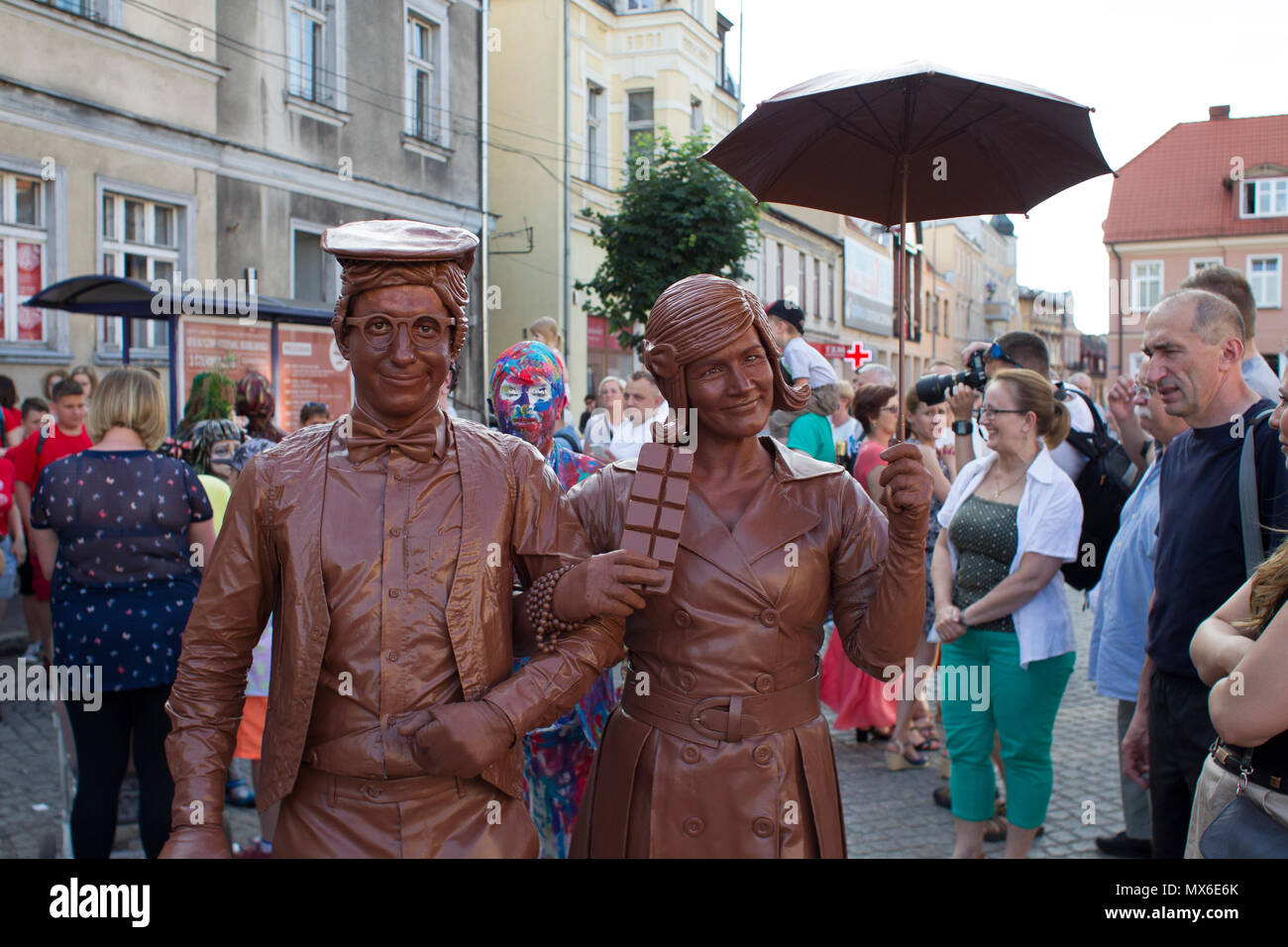 Szamotuly, Polonia. 3° giu, 2018. Il festival di strada di Single è un evento straordinario con straordinaria gli ospiti. Che cosa significa? Una speciale e inusuale, unico, unico, accattivanti, straordinario, unico e impareggiabile, non come un altro. Un tale festival. Tali artisti. Un tale pubblico. Posto come quello. Appena un UFO! Credito: Slawomir Kowalewski/Alamy Live News Foto Stock