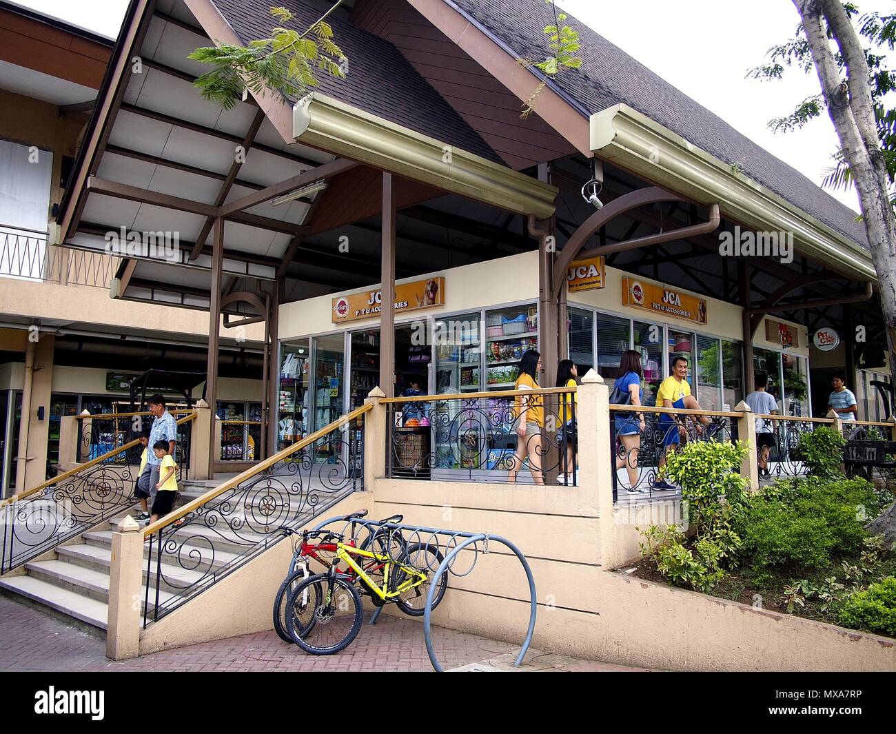 PASIG City, Filippine - 27 Maggio 2018: bancarelle e negozi all'Tiendesitas complesso per lo shopping in Pasig City, Filippine. Foto Stock