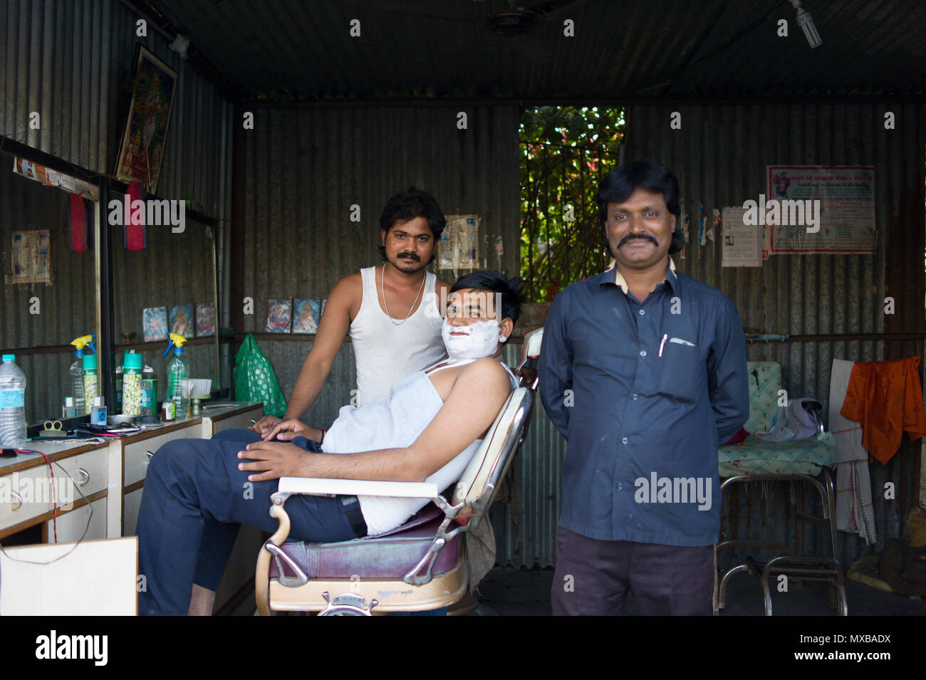 Barbiere di Ajanta ,India Foto Stock