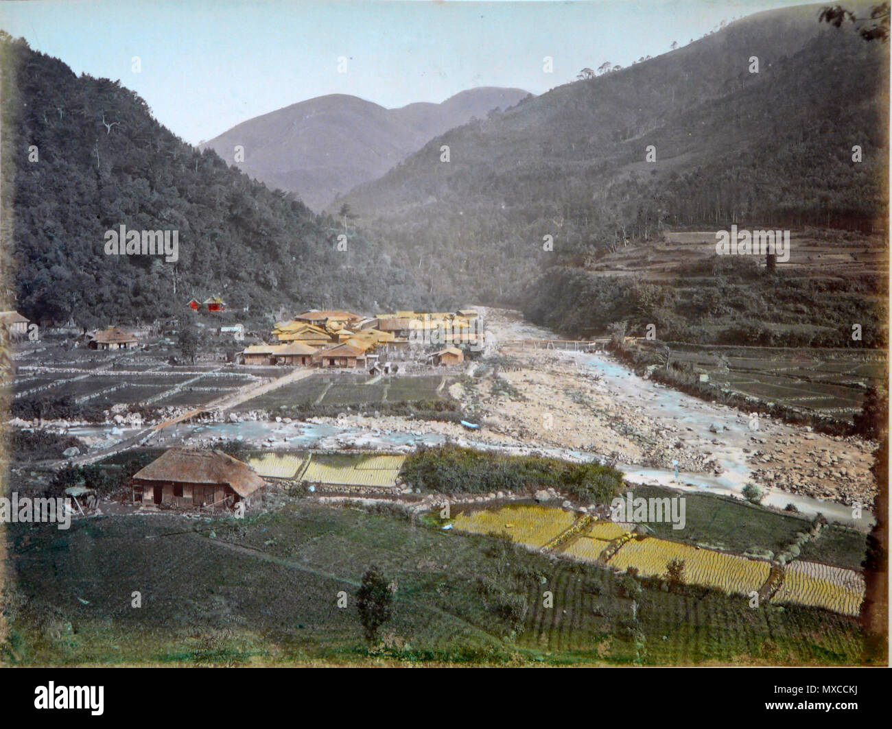 . Français : Photographies peintes du Japon datant d'avant 1886, d'aprés une nota marqué sur le livret contenant les photos. Auteur présumé des photos originales: Adolfo Farsari. Inglese: fotografia dipinta dal Giappone, risalenti a prima del 1886, secondo una nota scritta sull'album contenente le fotografie. Presunto autore della foto originale: Adolfo Farsari. prima del 1886. Adolfo Farsari (1841 - 1898) fotografie HDR da Esby (PARLA) 311 Japon-1886-29 Foto Stock