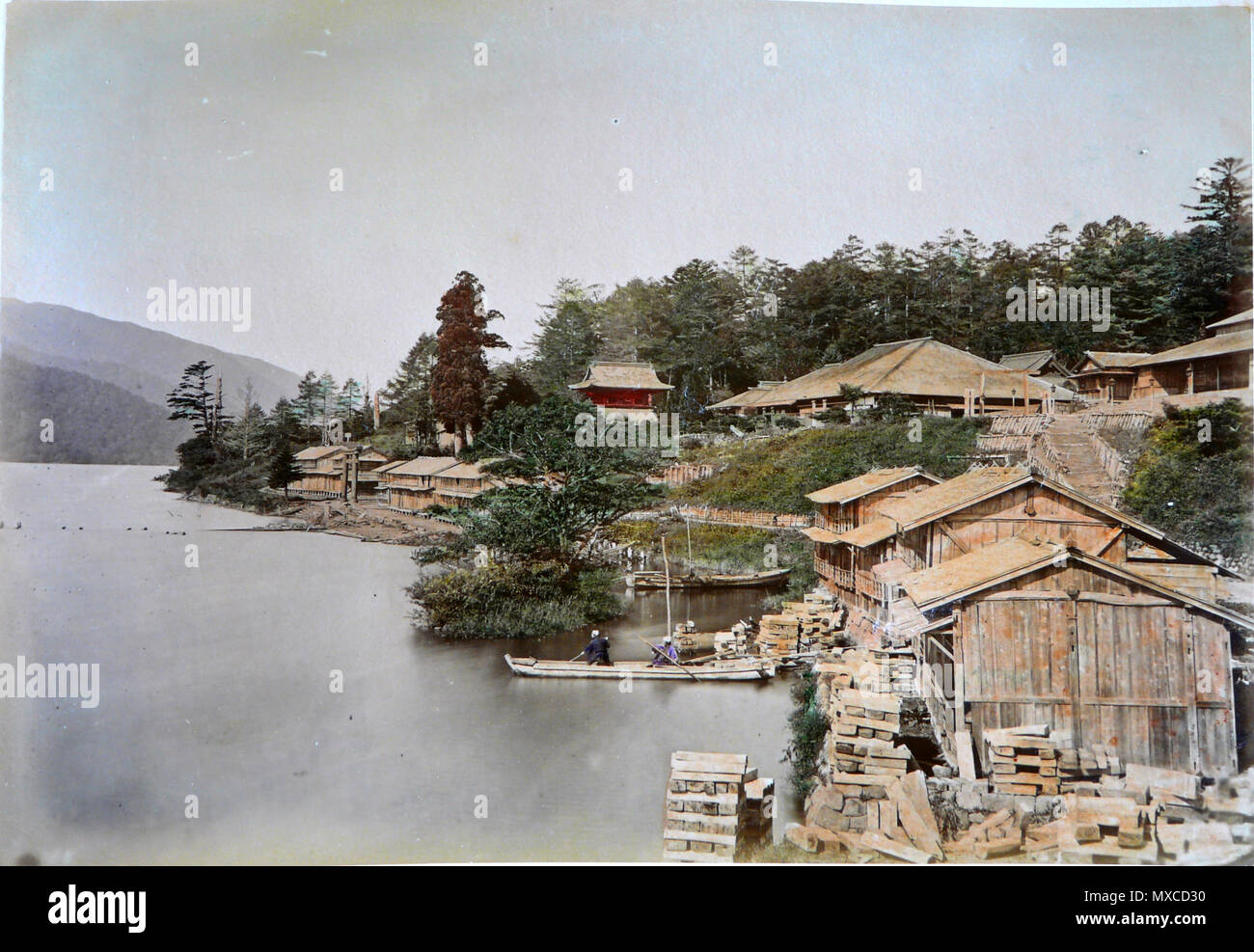 . Français : Photographies peintes du Japon datant d'avant 1886, d'aprés une nota marqué sur le livret contenant les photos. Auteur présumé des photos originales: Adolfo Farsari. Inglese: fotografia dipinta dal Giappone, risalenti a prima del 1886, secondo una nota scritta sull'album contenente le fotografie. Presunto autore della foto originale: Adolfo Farsari. prima del 1886. Adolfo Farsari (1841 - 1898) fotografie HDR da Esby (PARLA) 311 Japon-1886-22b Foto Stock