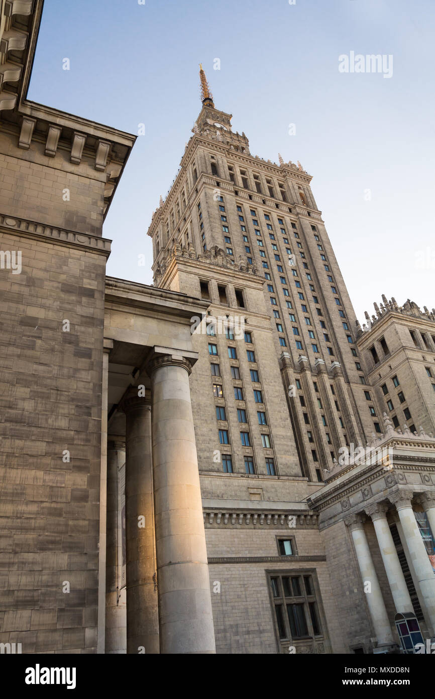 Grattacielo palazzo della cultura e della scienza a Varsavia Polonia Foto Stock