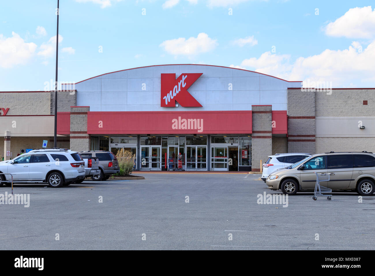 La Columbia, PA, Stati Uniti d'America - 25 Maggio 2018: K-Mart ingresso in corrispondenza di una posizione di vendita al dettaglio. Kmart è il terzo più grande catena americana di sconto nei grandi magazzini. Foto Stock