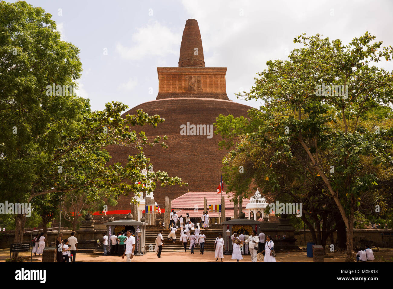 Abhayagiri stupa. Anuradhapura, Sri Lanka. Luglio 2017 Foto Stock