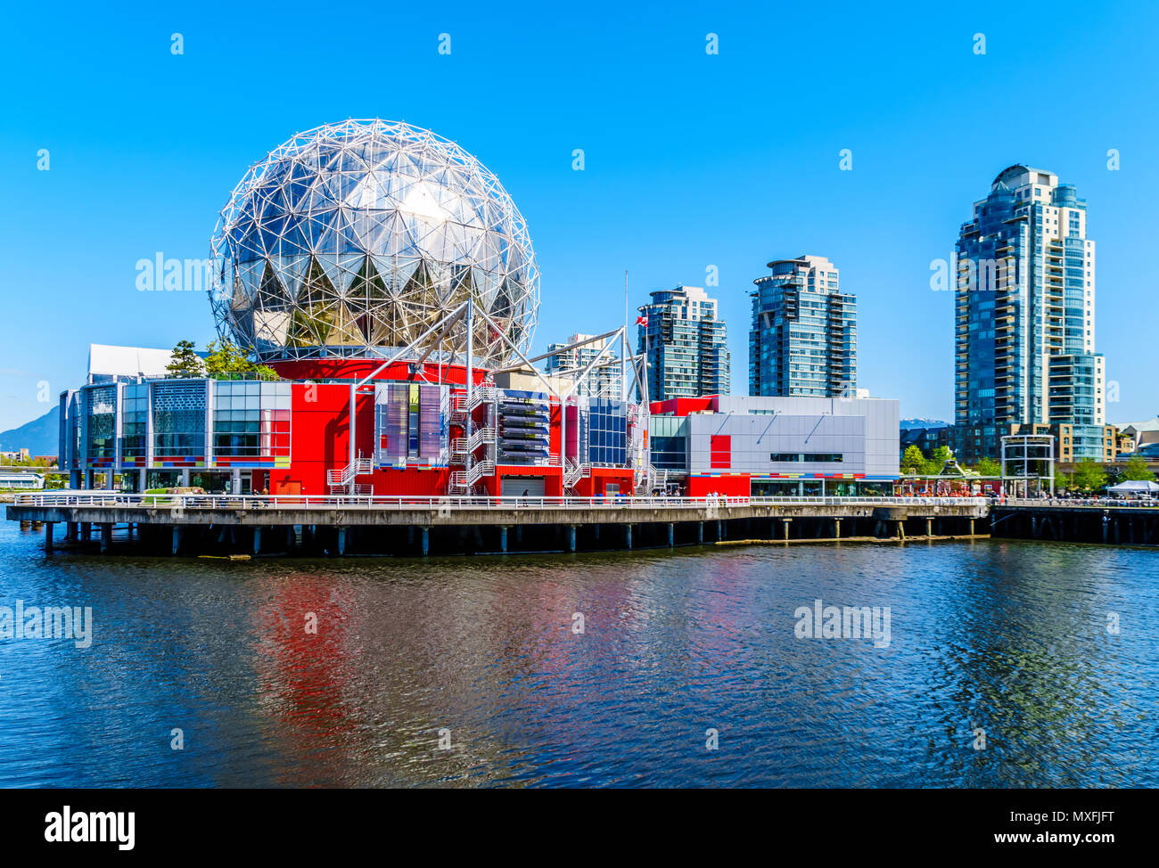 La scienza esperienze stanno succedendo in questa architettura moderna del Science Center a False Creek nel cuore di Vancouver, British Columbia, Canada Foto Stock