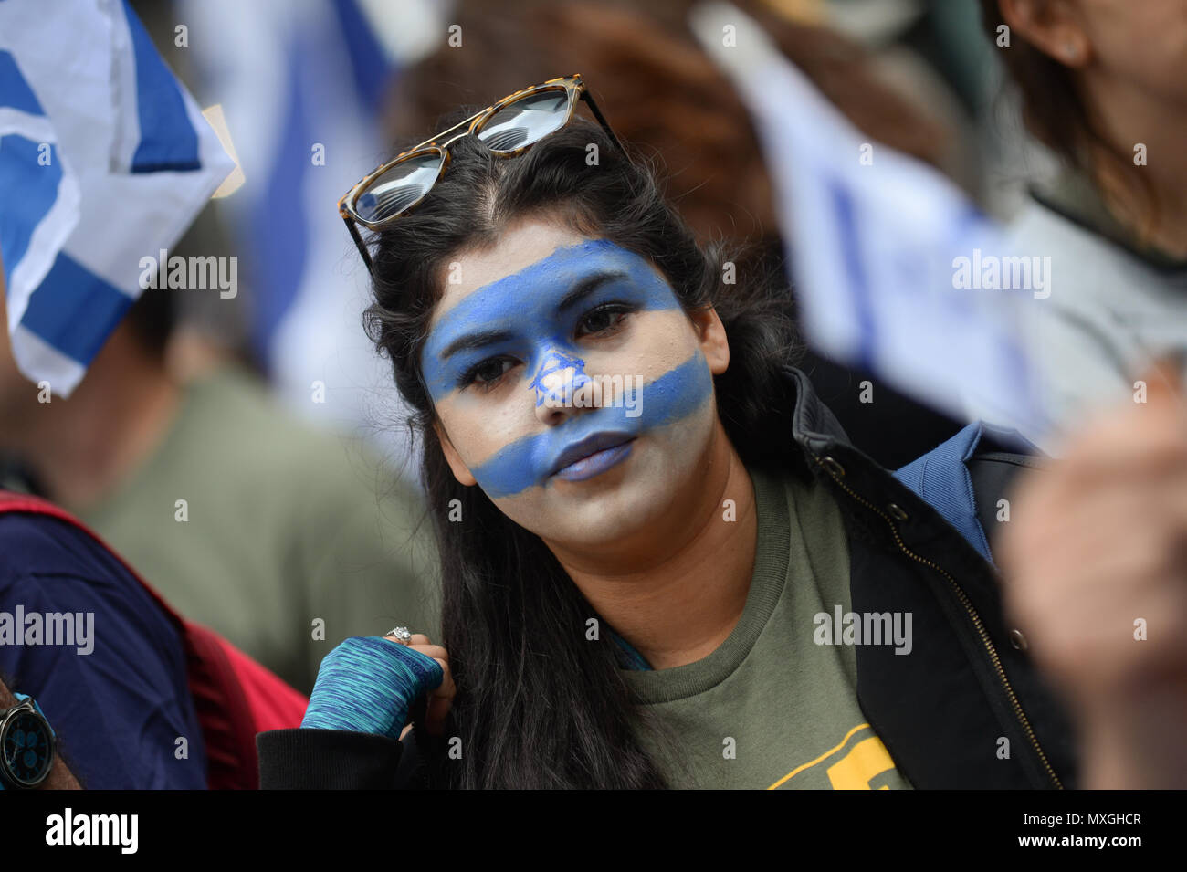 New York, Stati Uniti d'America. 3° giu, 2018. Le persone partecipano nel celebrare annuale parata di Israele il 3 giugno 2018, nella città di New York. Credito: Erik Pendzich/Alamy Live News Foto Stock