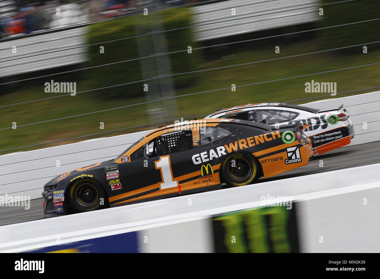 Lunga vasca, Pennsylvania, USA. Il 3 giugno, 2018. Jamie McMurray (1) battaglie per posizione durante la Pocono 400 in Pocono Raceway in lunga vasca, Pennsylvania. Credito: Chris Owens Asp Inc/ASP/ZUMA filo/Alamy Live News Foto Stock