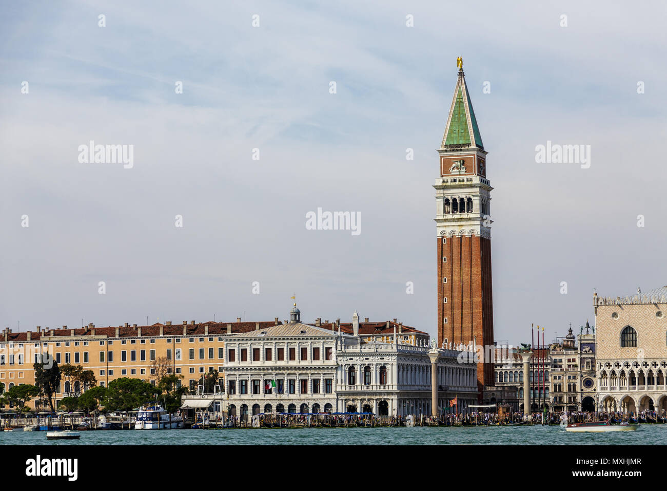 Molti turisti in Piazza San Marco Foto Stock