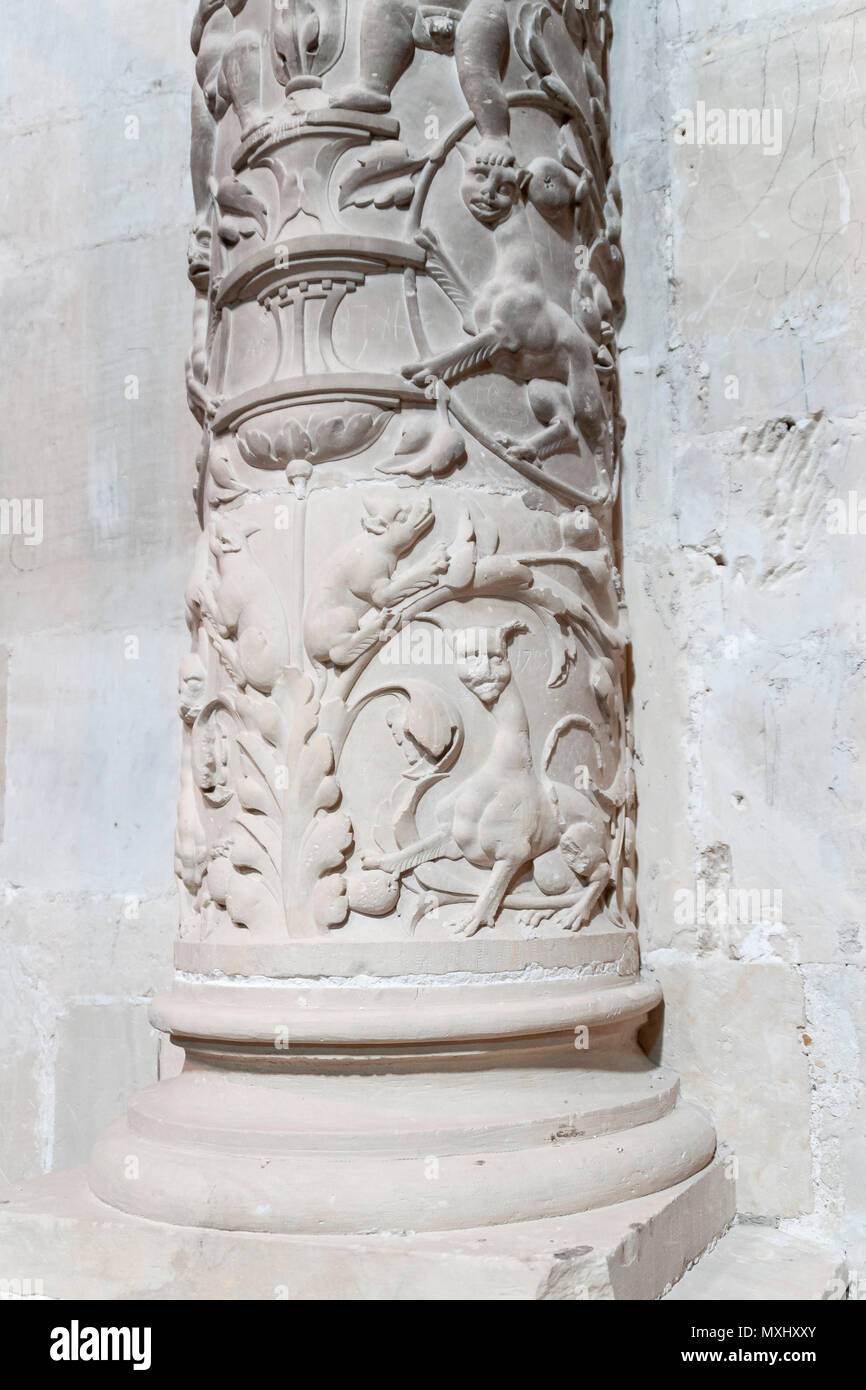 Colonna decorada de la Catedral de Cuenca, España. Foto Stock