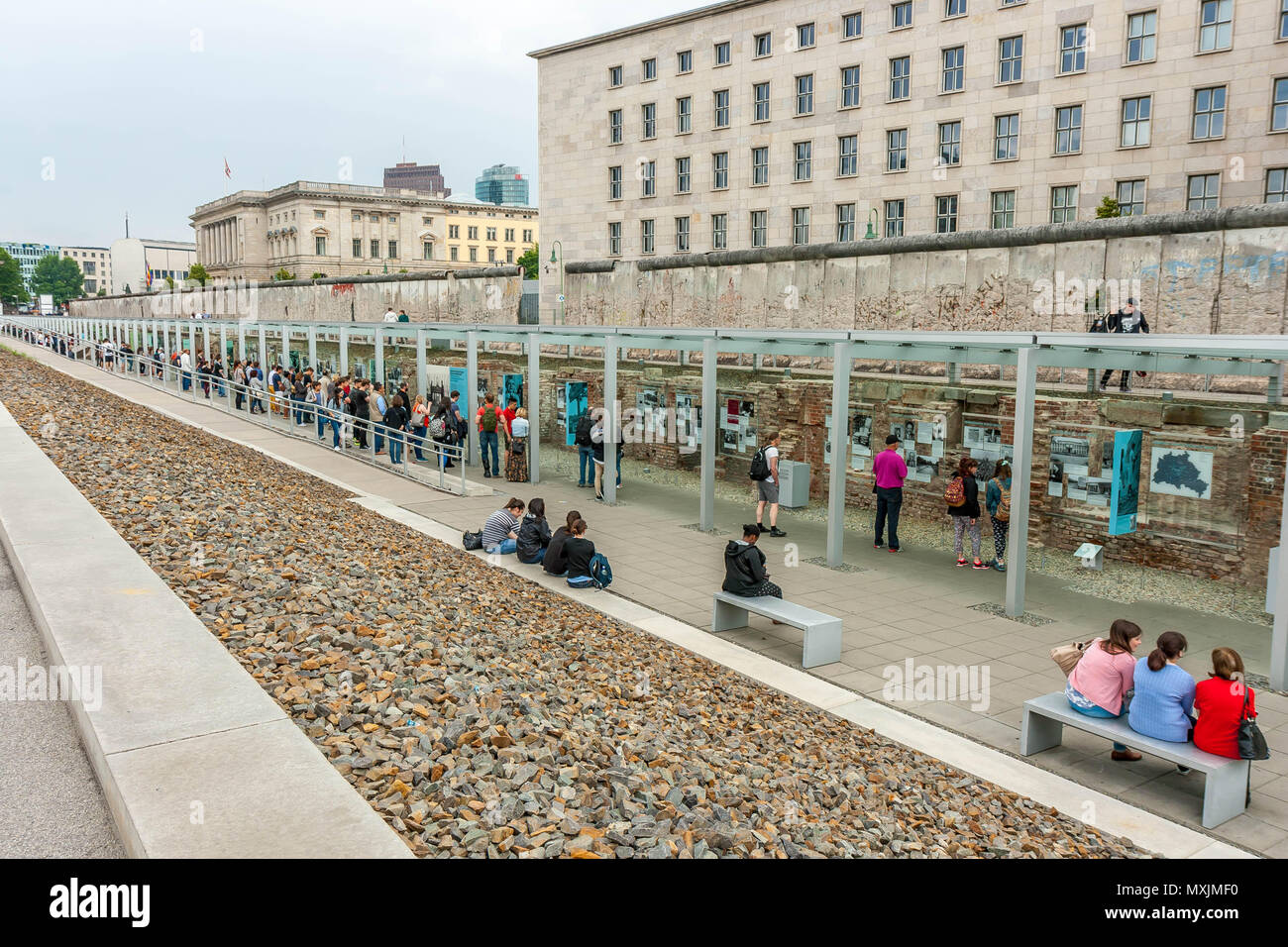 La gente alla topografia del terrore Foto Stock