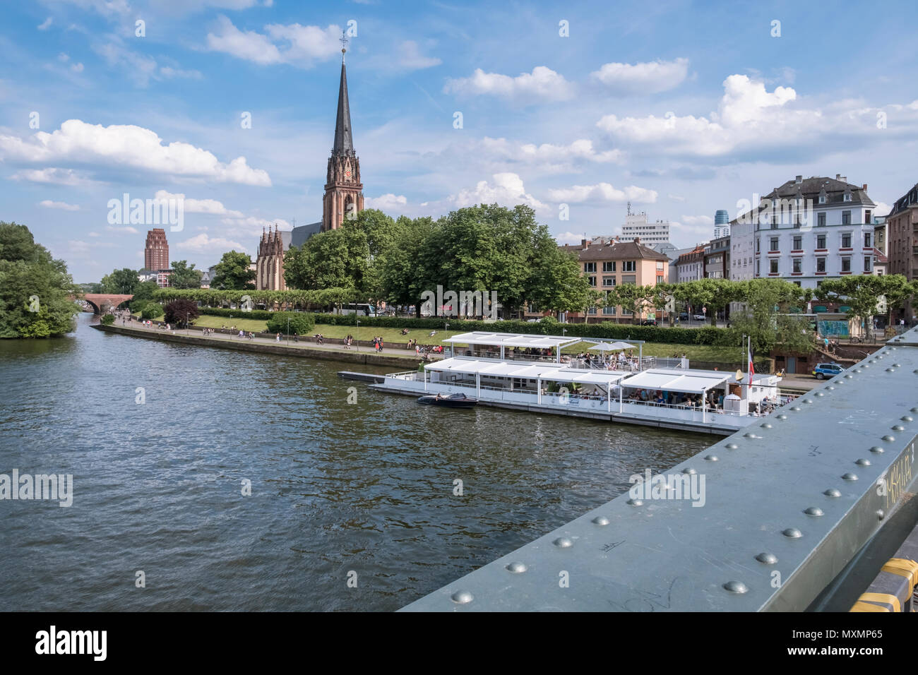 Fiume Main come passa attraverso Francoforte am Main, Hesse Darmstadt, Germant Foto Stock