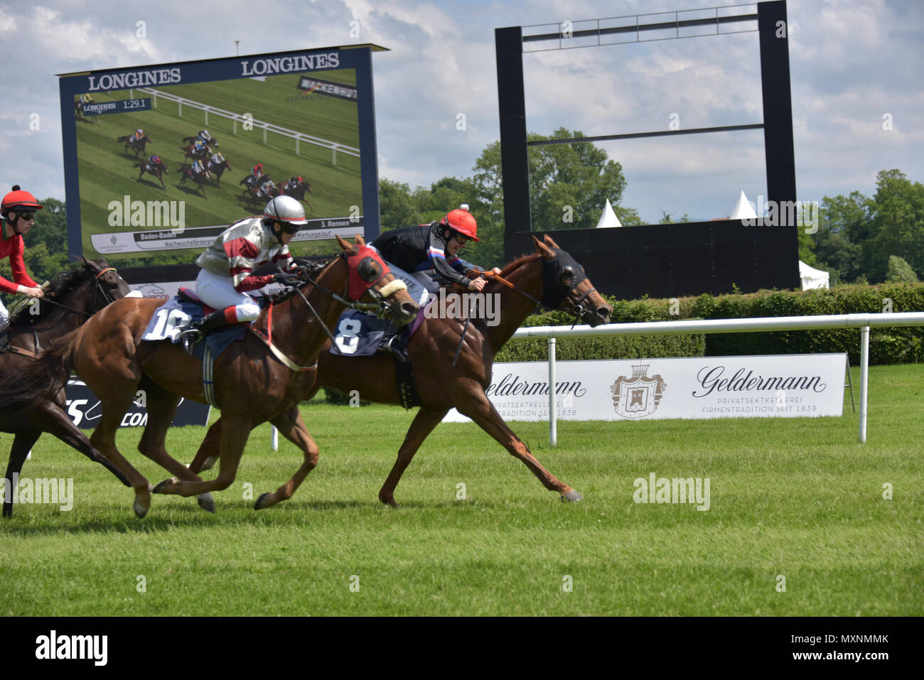 Corsa di cavalli Baden-Baden, 2 giugno, 2018, Baden Racing di Evento Spring, Gara 3, ordine di rodaggio, vincitore Sophie Chuette con Thymian, premio per i giovani fantini Foto Stock