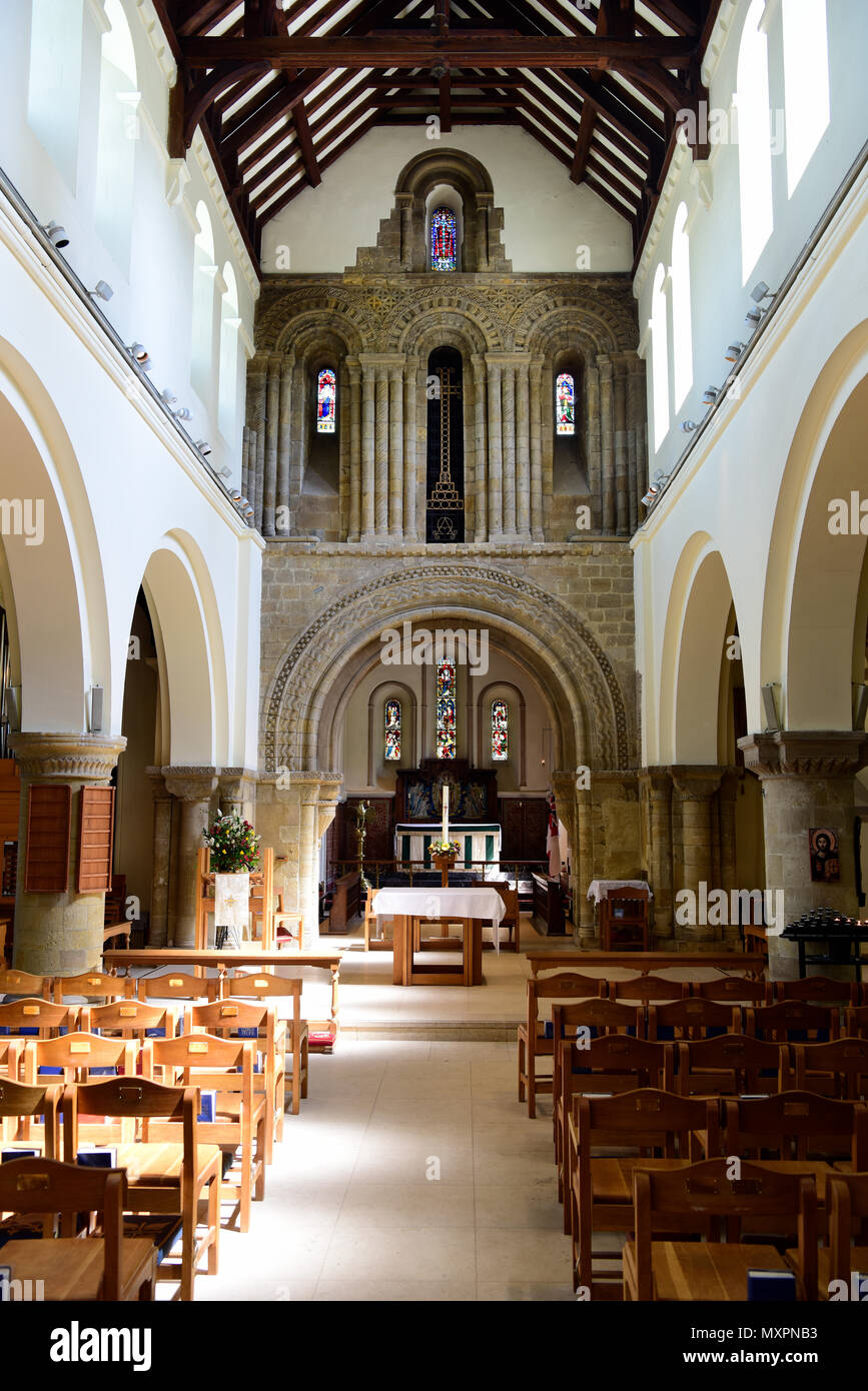 Interno della chiesa di San Pietro, Petersfield, Hampshire, Regno Unito. Foto Stock