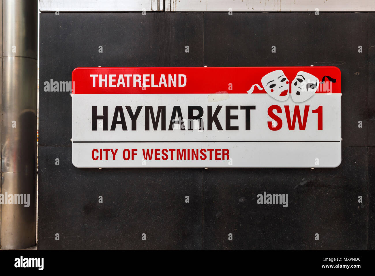 Un cartello stradale per Haymarket, una famosa strada di Theatreland, City of Westminster, Londra SW1, Regno Unito, cuore dell'intrattenimento culturale district Foto Stock