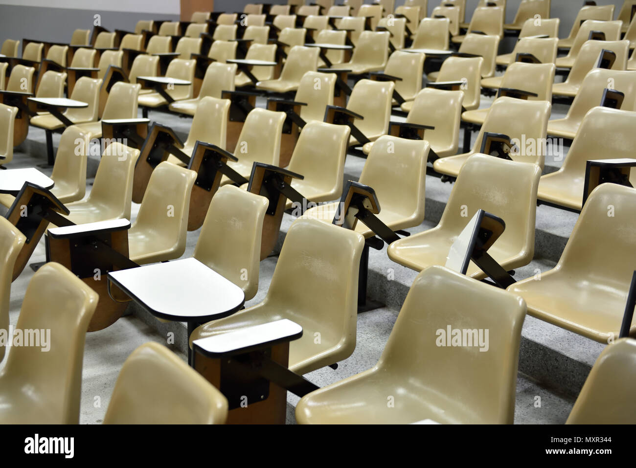 Sedia in aula a livello universitario. Foto Stock