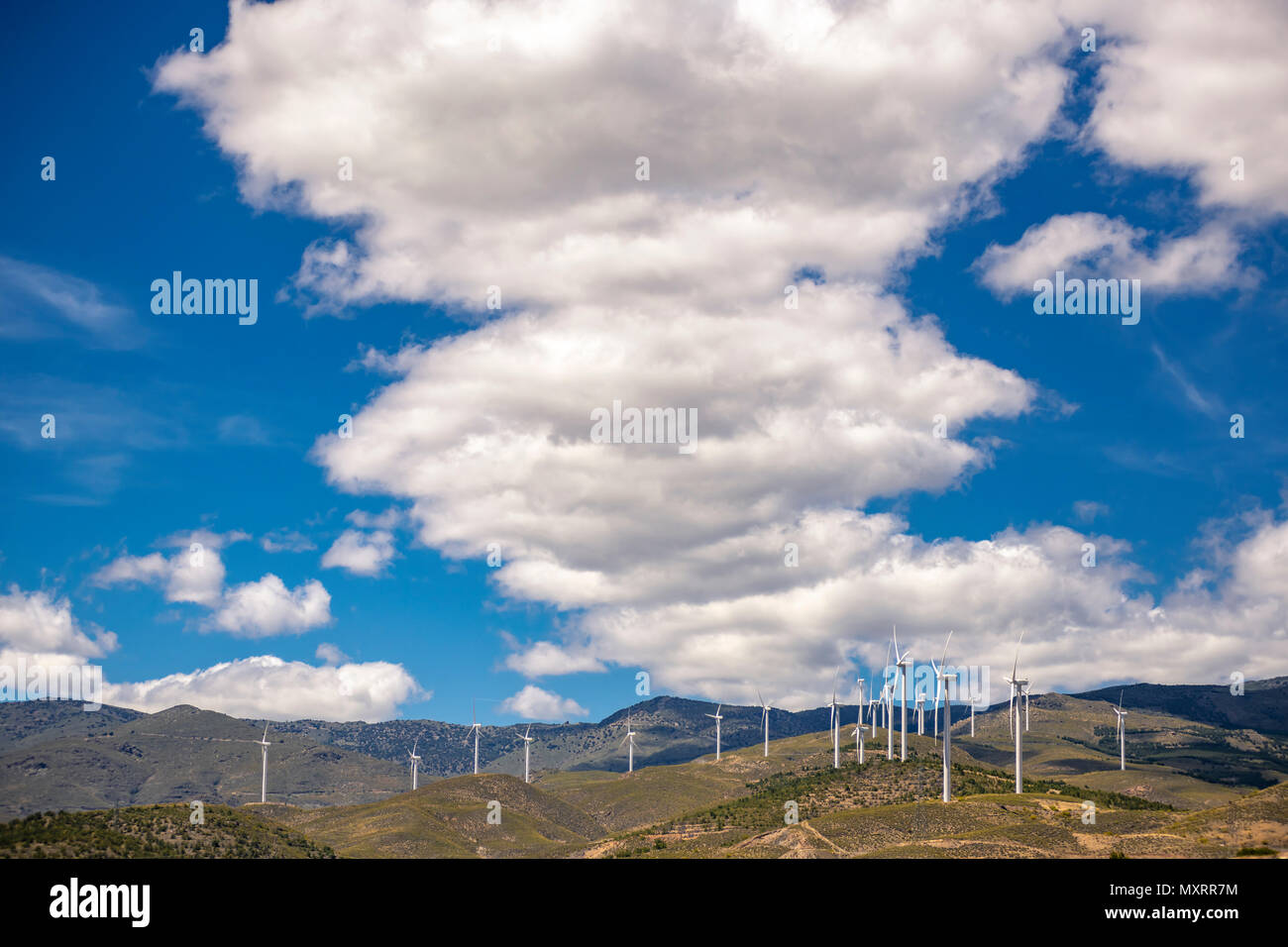 Le energie rinnovabili in Spagna, luogo in cui il sole splende ogni giorno, sono una fonte inesauribile di energia. Foto Stock