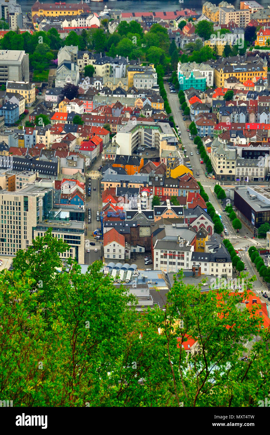 Viste della città di Bergen dalla funicolare lookout Foto Stock