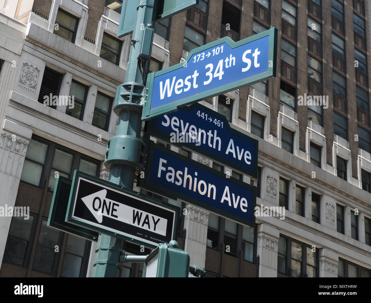 Seventh Ave e West 34th Street segni nella città di New York Foto Stock