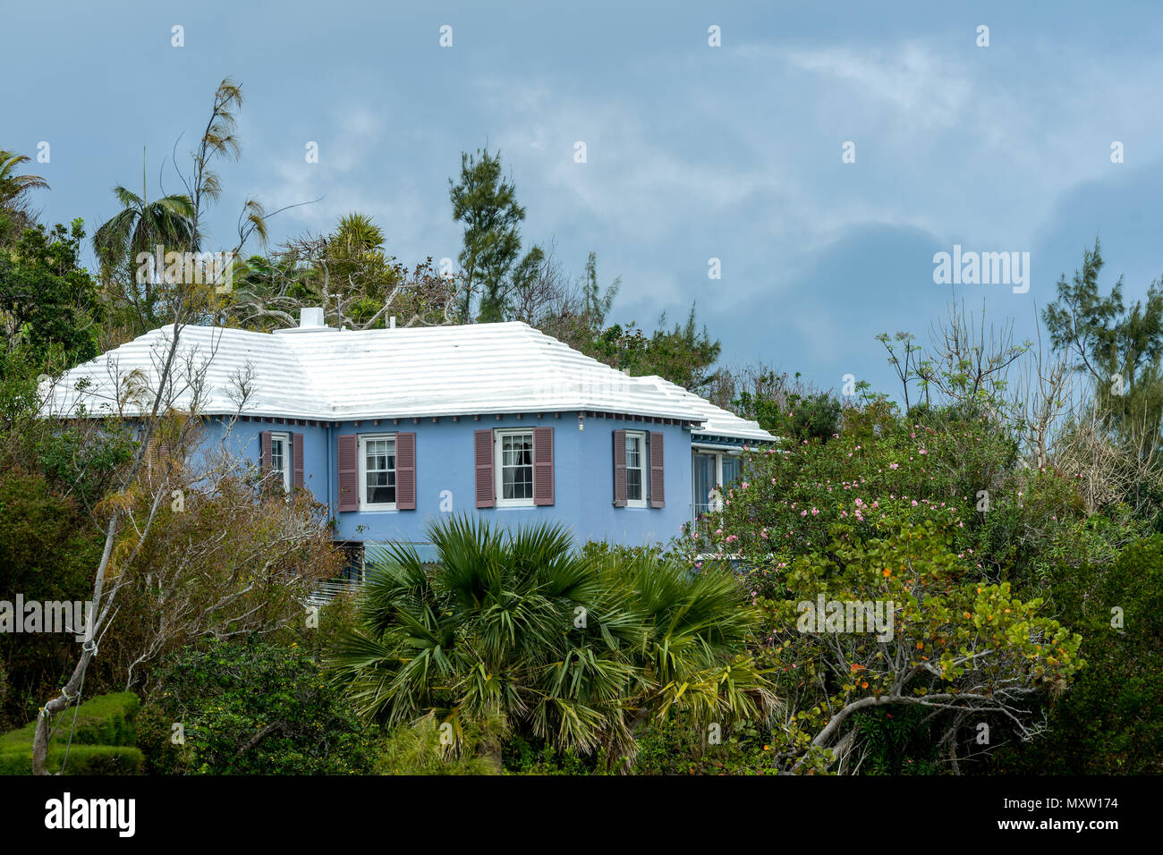 Bermudian architettura in una piccola casa in collina. Foto Stock