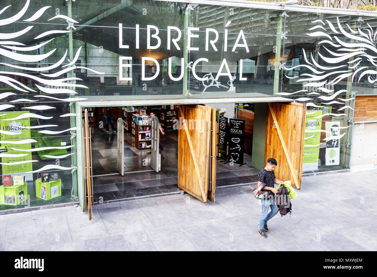 Città del Messico, ispanico, messicano, Buenavista, Libreria Educatal, libreria, libreria, ingresso, porte, ragazzi, maschio bambini bambini bambino y Foto Stock Città del Messico, ispanico, messicano, Buenavista, Libreria Educatal, libreria, libreria, ingresso, porte, ragazzi, maschio bambini bambini bambino y Foto Stock