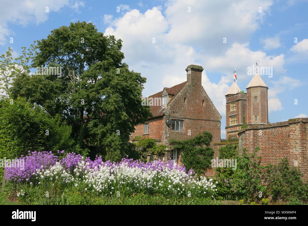 Foto degli edifici presso il castello di Sissinghurst, la casa di Vita Sackville-West, ora azionati dalla National Trust nel Kent Foto Stock