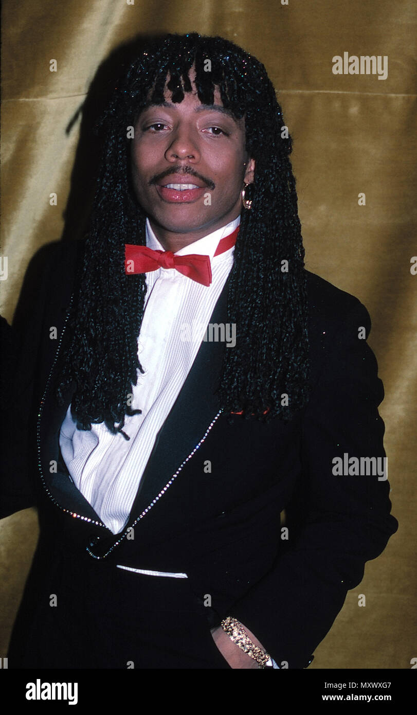 Rick James frequentando il Contemorary Urban Music Awards al Savoy Hotel di New York City. Januery 21, 1983. Credito: Walter McBride/MediaPunch Foto Stock