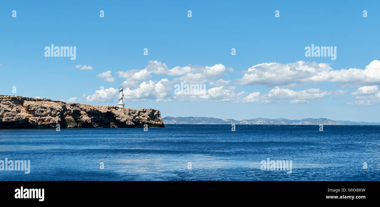 Costa rocciosa isola di Formentera. Isole Baleari. Spagna Foto Stock