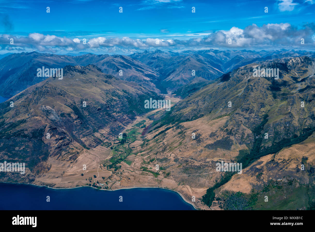 Si è appena spento dall'Aeroporto di Queenstown voce a Auckland sul lago Wakatipu, semplicemente passando il picco di Cecil Foto Stock