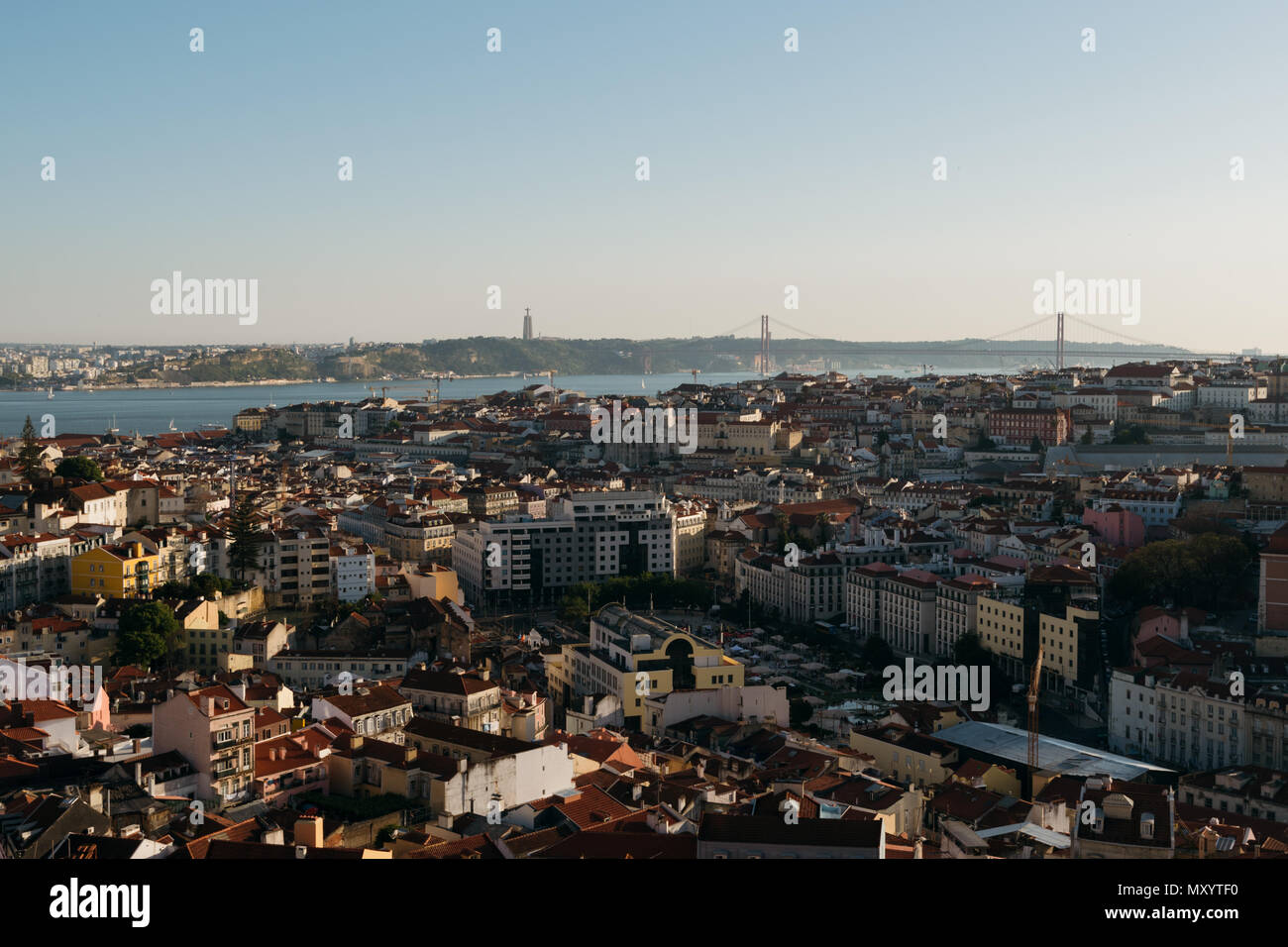 Lisbona, Portogallo - 05 Maggio 2018: vista in elevazione della skyline di Lisbona. Foto Stock